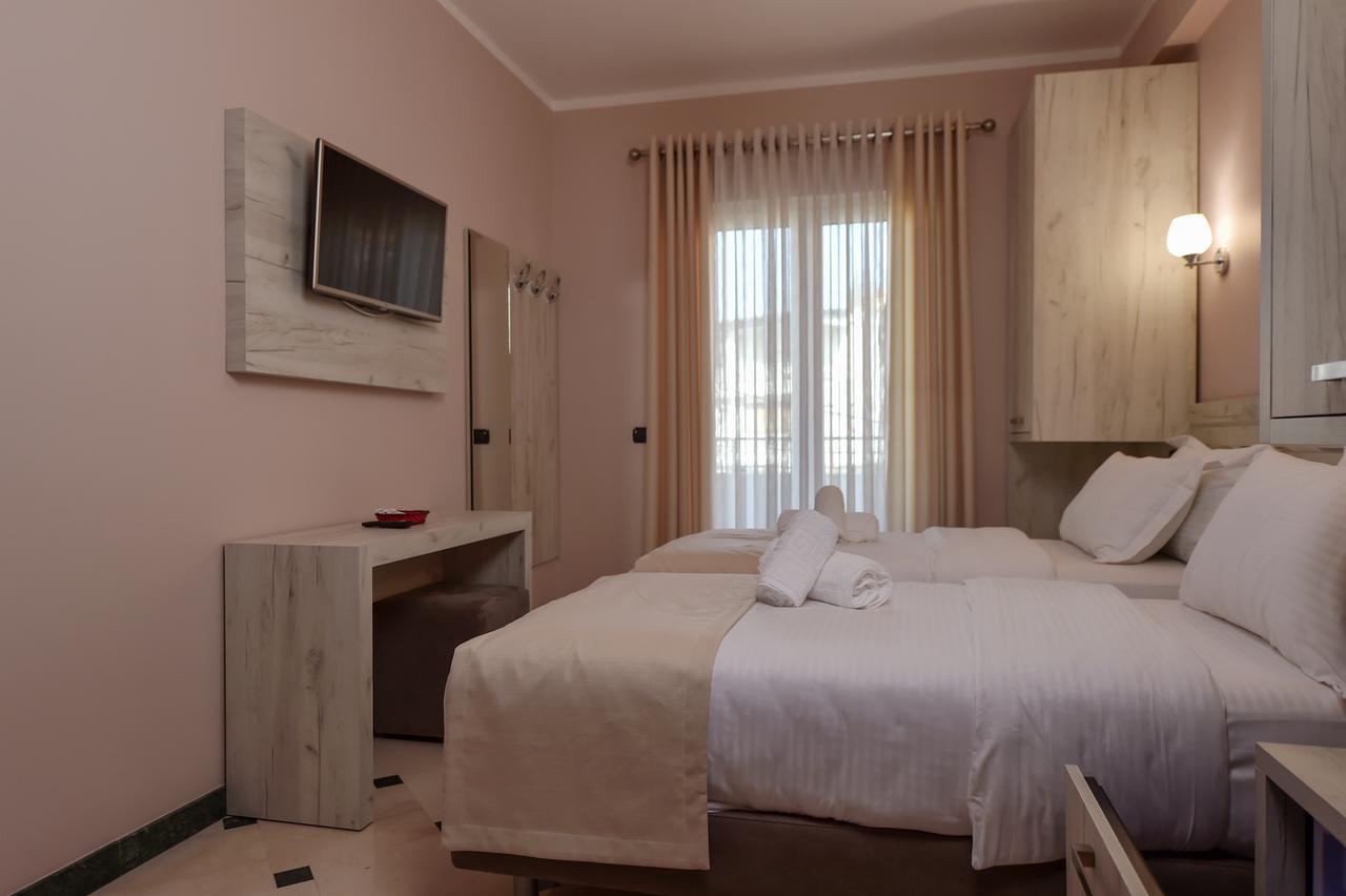 Hotel Pandora