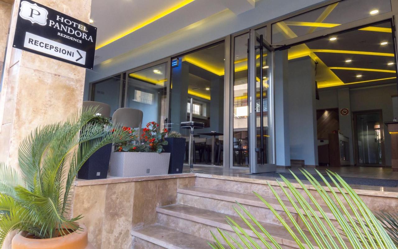 Hotel Pandora